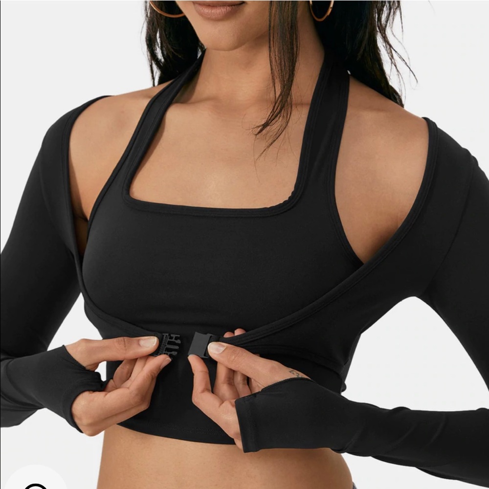 *pending* NWT Halara active halter crop top with thumbholes